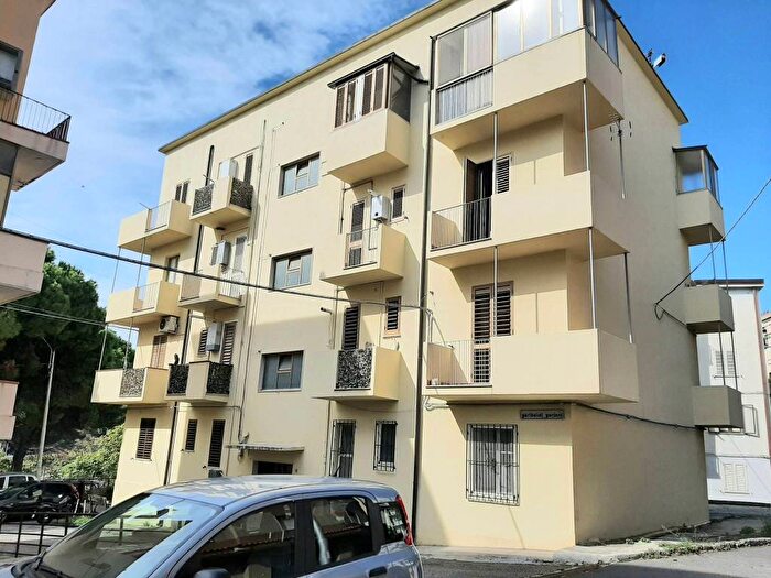 Appartamento trilocale in vendita in Via Garibaldi Gariani, Sala, Catanzaro