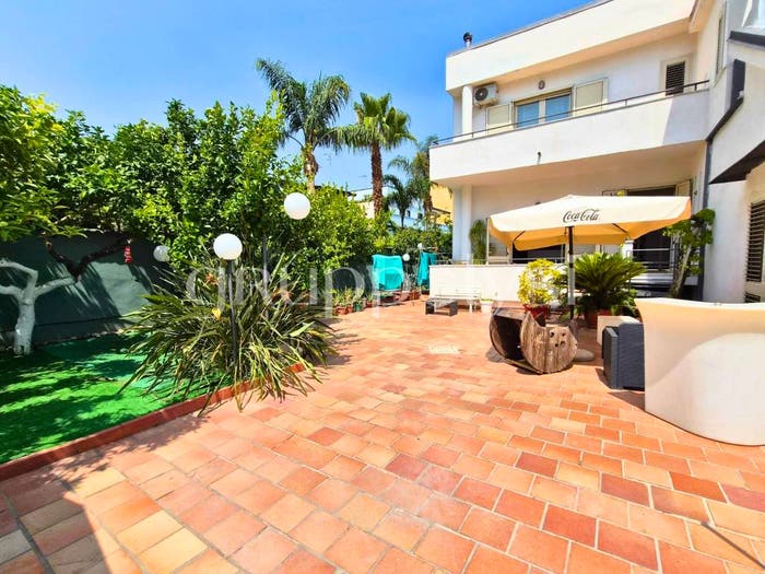 Casa con 5 locali in vendita in Via Ferdinando Russo Traversa, Centro, Casoria