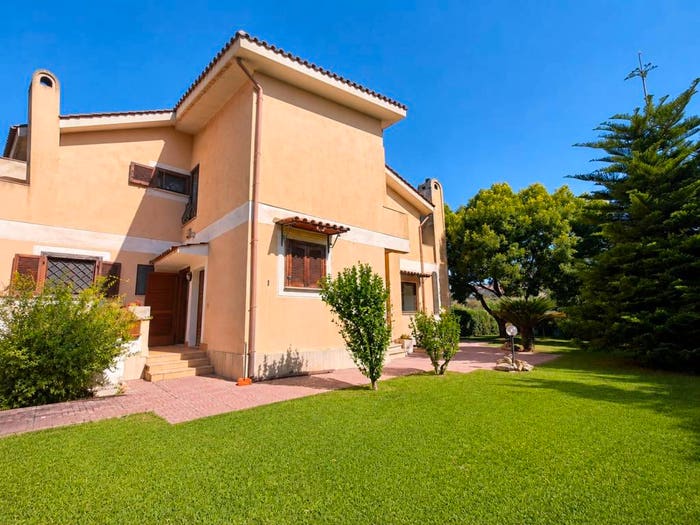 Casa con 5 locali in vendita in Via Garigliano, Tor San Lorenzo Nuova California, Ardea