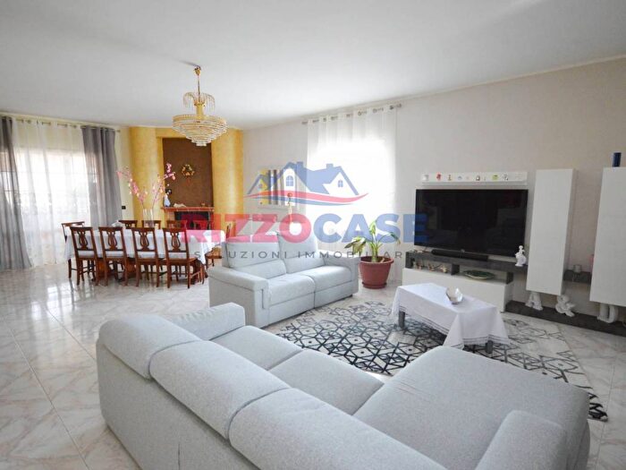 Casa con 6 locali in vendita in Cda Balanello, CoriglianoRossano