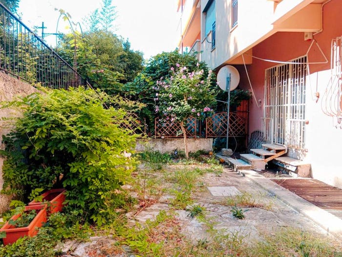 Appartamento con 5 locali in vendita in Via Sigismondo Muscola, Sestri Ponente, Genova