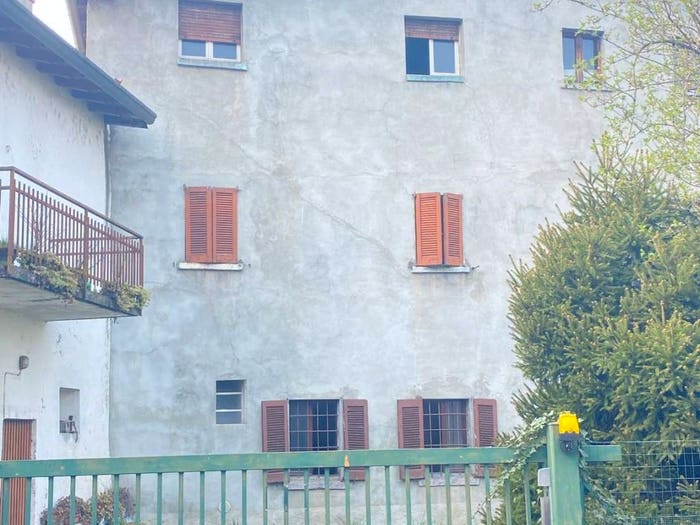 Casa quadrilocale in vendita in Piazza San Marco, Centro, Rogeno