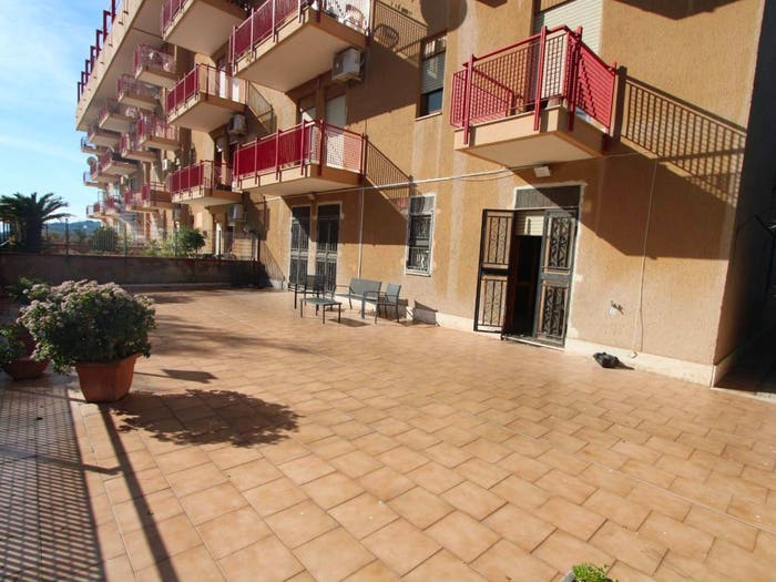 Appartamento con 6 locali in vendita in Salita Villa Contino, Villaggio Santo, Messina