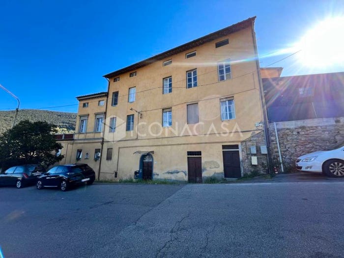 Appartamento trilocale in vendita in Via dei Molini, Centro, Buti