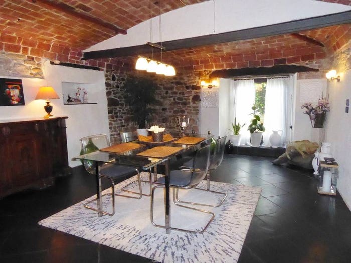 Casa con 6 locali in vendita in Terzo