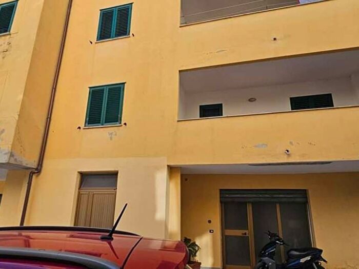 Appartamento trilocale in vendita in Via delle Rose, Centro, Paola