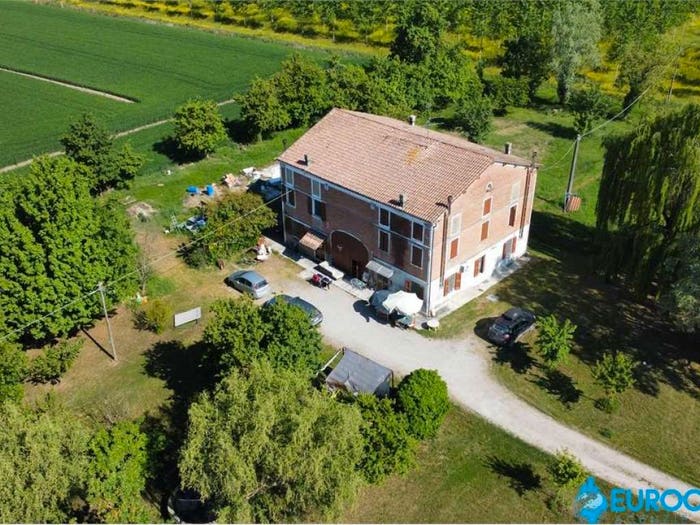 Casa con 6 locali in vendita in Via Trentina, Centro, Fabbrico