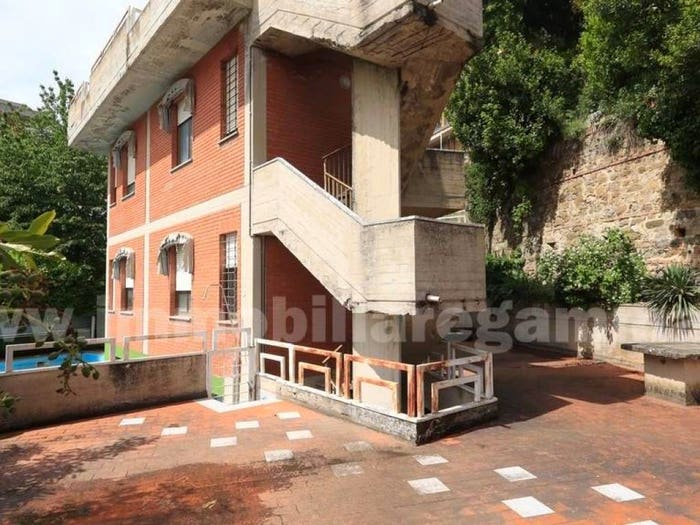 Casa con 6 locali in vendita in Via Le Piane, Chianciano Terme