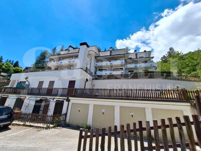 Appartamento quadrilocale in vendita in Via Piccafarro, Centro, Rocca di Cambio