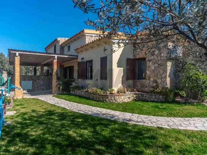 Casa con 5 locali in vendita in via Coros, Castiadas