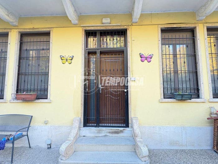 Appartamento quadrilocale in vendita in Via Giuseppe Garibaldi, Centro, Cossato