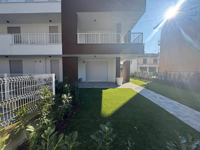 Appartamento con 6 locali in vendita in Via Amerigo Vespucci, Centro, Abano Terme