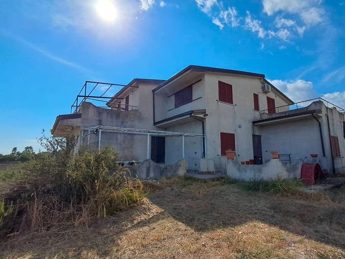 Casa con 6 locali in vendita in Viale delle Sorgenti, Sellia Marina