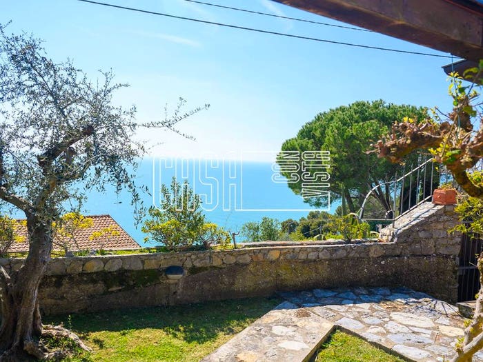 Casa quadrilocale in vendita in Località Zanego, La Serra Tellaro, Lerici