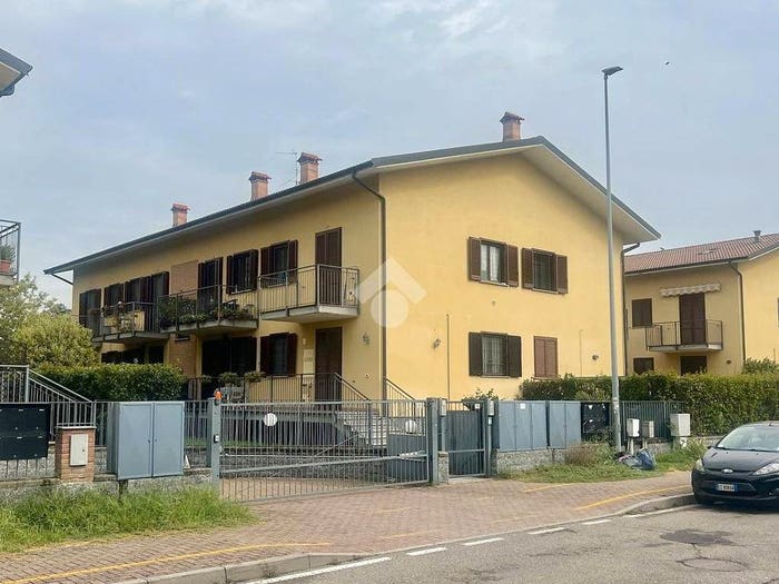 Appartamento trilocale in vendita in Via Angelo Ferrari, Campo Coni, Pavia