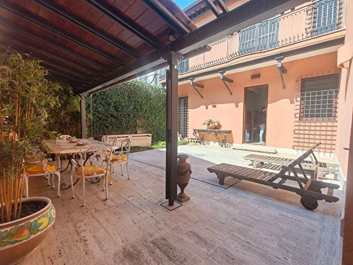 Casa con 6 locali in vendita in Via di Santa Dorotea, Trastevere, Roma