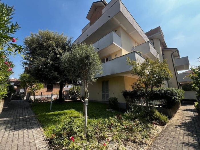 Appartamento trilocale in vendita in Via Bolivia, Centro, Pioltello