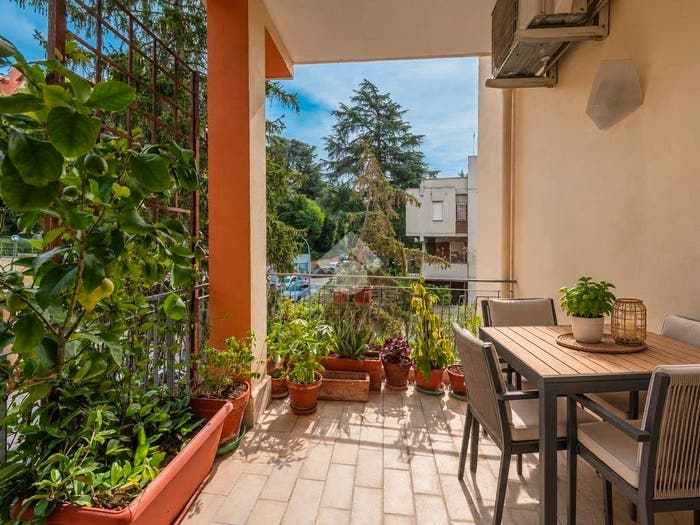 Appartamento trilocale in vendita in Clivo di Cinna, Medaglie d'Oro, Roma