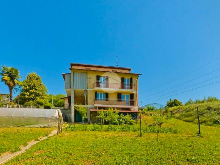 Casa con 6 locali in vendita in Strada Fontana Operti, Centro, Bra