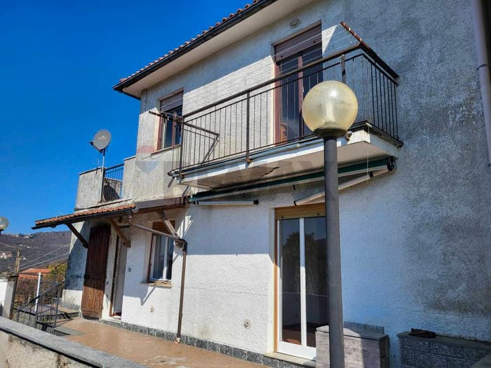 Casa con 6 locali in vendita in Via G B Cevasco, Centro, Bargagli