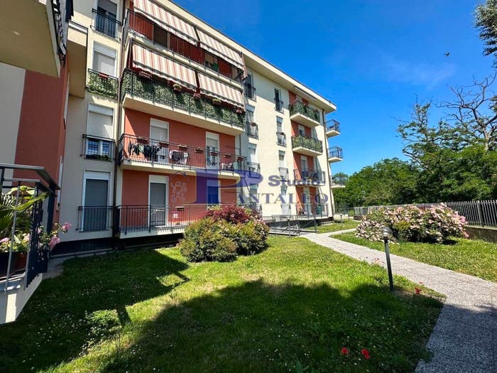 Appartamento trilocale in vendita in Via Achille Grandi, Abbiategrasso