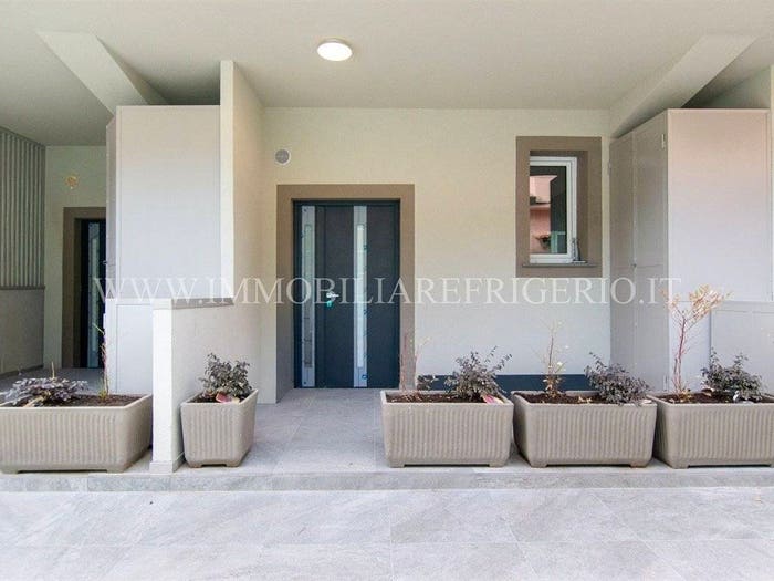 Appartamento trilocale in vendita in Via Paolo Vitalba, Centro, Calolziocorte