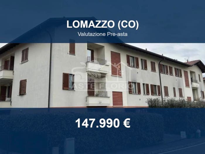 Appartamento con 5 locali in vendita in Via Papa Giovanni Paolo II, Centro, Lomazzo