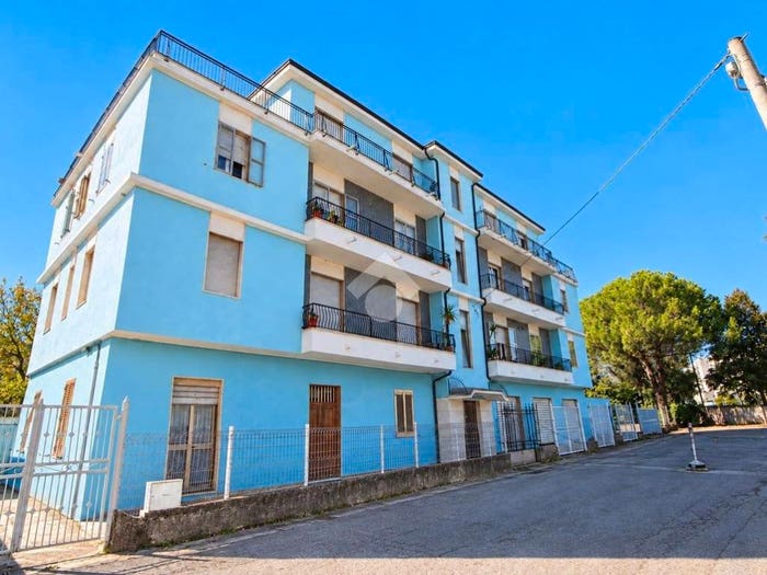Appartamento trilocale in vendita in Via plauto, Pineta, Pescara