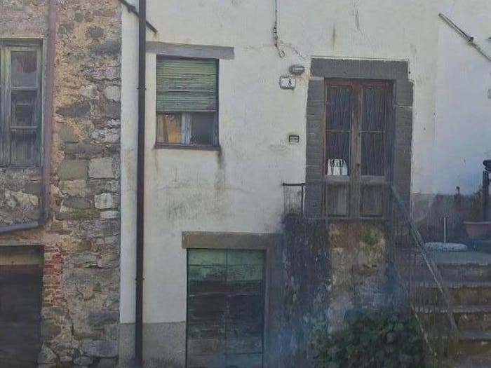 Casa con 6 locali in vendita in Borgo a Mozzano