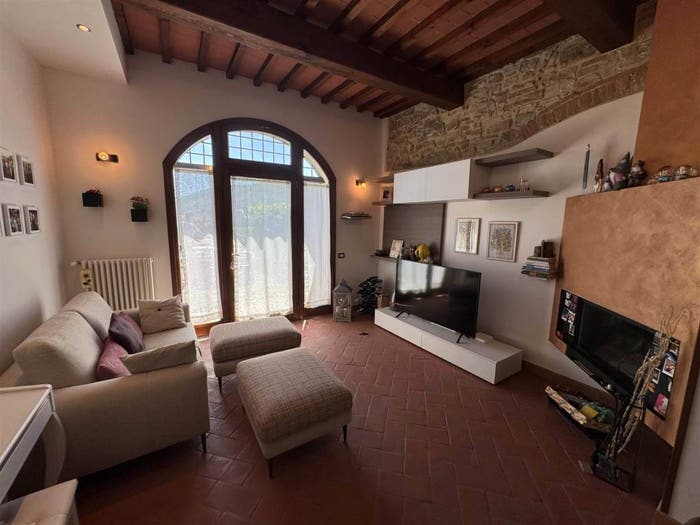 Casa con 6 locali in vendita in di gricigliano, Pontassieve