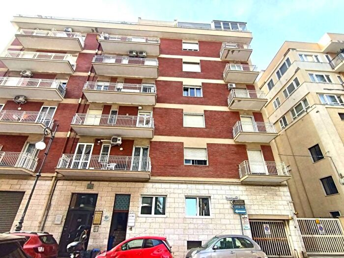 Appartamento con 5 locali in vendita in via Pasubio, Bisceglie
