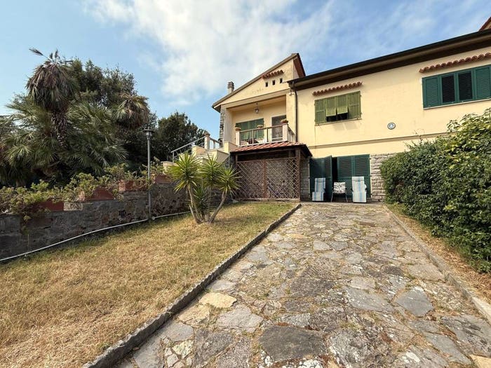 Appartamento quadrilocale in vendita in Via dei Mughetti, Tirrenia, Pisa