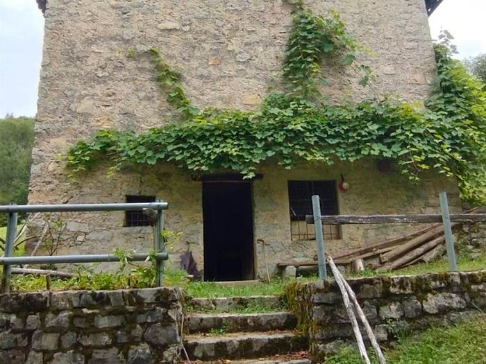 Casa bilocale in vendita in Viale Europa, Ascensione, Costa Serina