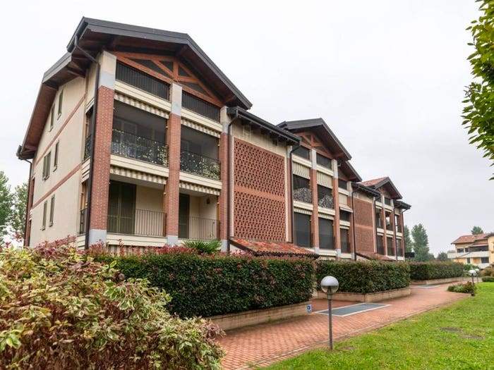 Appartamento trilocale in vendita in Via Sandro Pertini, Rosate