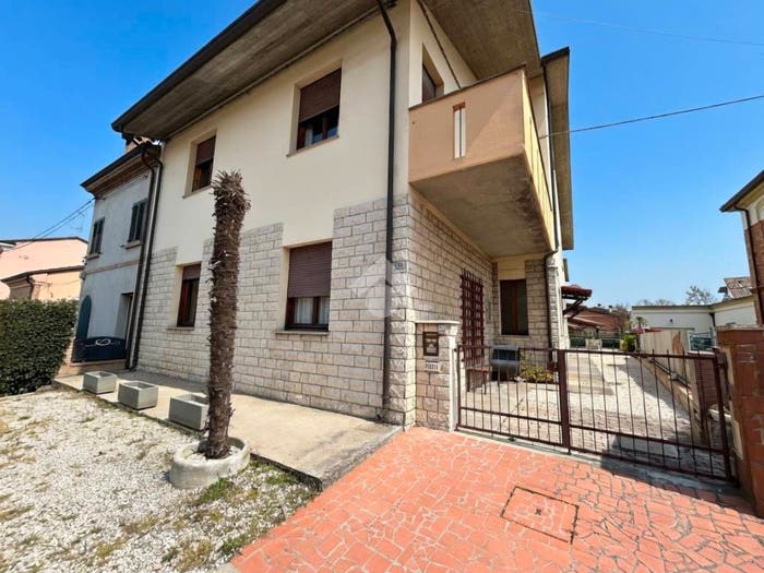 Appartamento quadrilocale in vendita in Via Lunga, Santo Stefano Gambellara, Ravenna