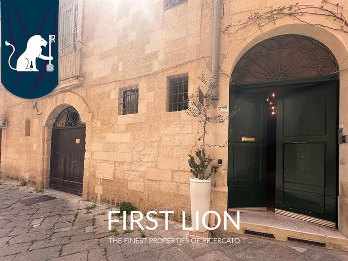 Appartamento con 6 locali in vendita in Corte dei Guarini, Centro Storico, Lecce