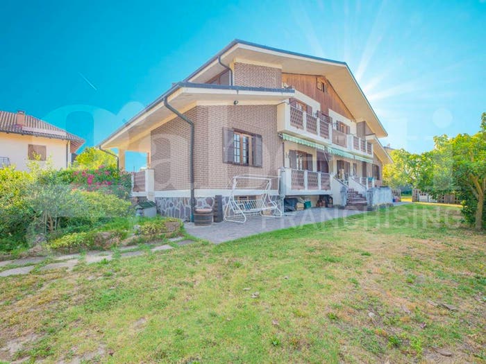 Casa con 6 locali in vendita in Via Tetto, Reano