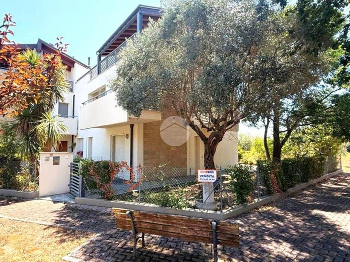 Casa quadrilocale in vendita in Via Conca, Cuccurano Carrara, Fano