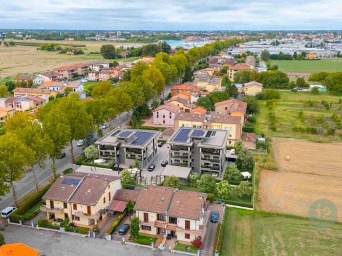 Casa quadrilocale in vendita in Viale Antonio Gramsci, Centro, Mirandola