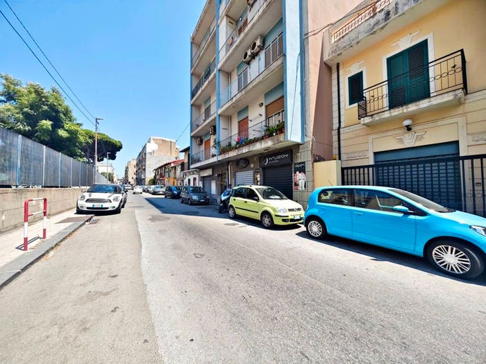 Appartamento trilocale in vendita in Via Consolare Valeria, Minissale, Messina
