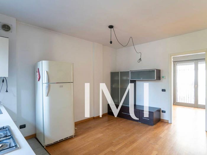 Appartamento trilocale in vendita in Via Sommacampagna, Farini, Milano