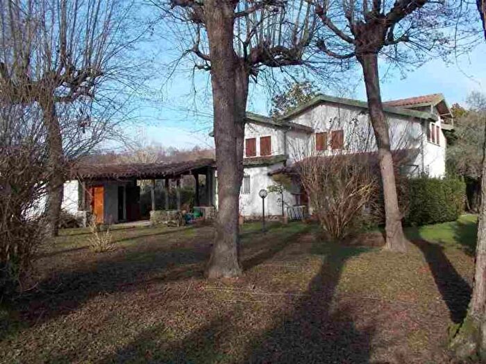 Casa con 6 locali in vendita in Marina Verde Renella, Montignoso