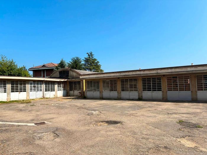 Casa con 6 locali in vendita in Via Alba, Canelli