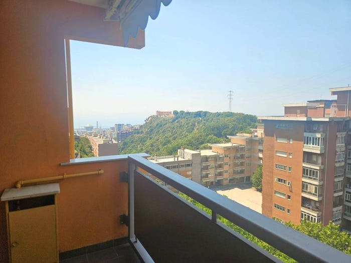 Appartamento trilocale in vendita in Via San Marino, Granarolo, Genova