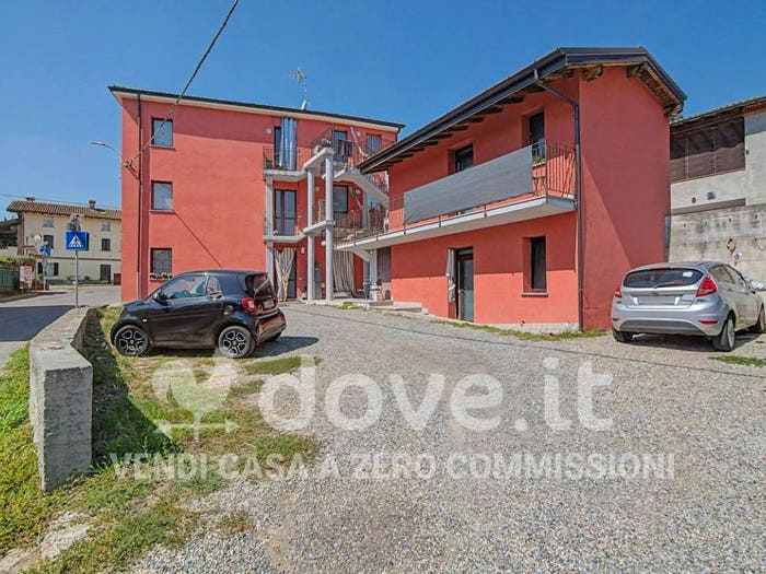 Casa con 6 locali in vendita in Via Roncole, Roncole, Montescano