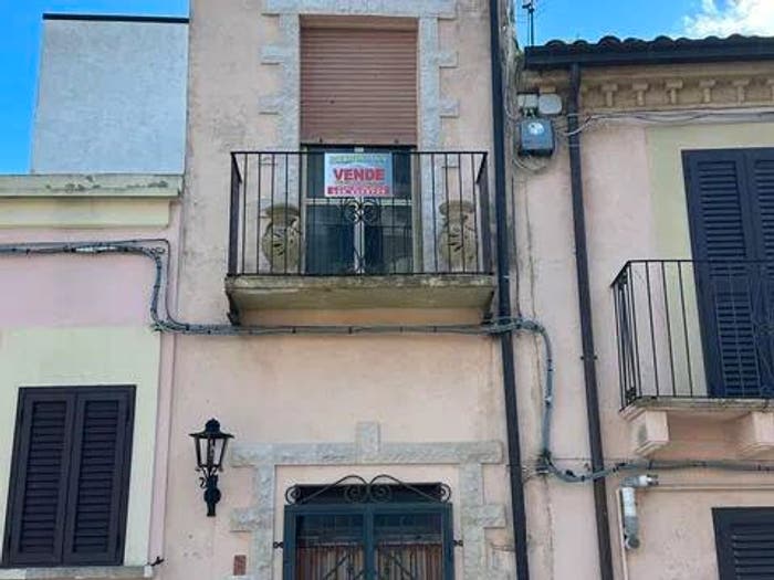 Casa quadrilocale in vendita in Piazza Roma, Centro, Villalfonsina