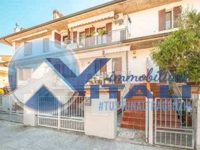 Appartamento con 6 locali in vendita in Via Pietro Mascagni, Gambettola