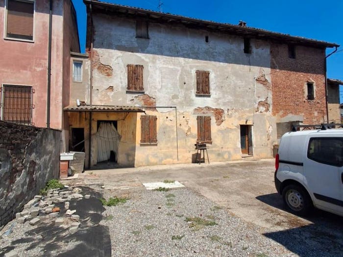 Casa con 6 locali in vendita in Via Borgo Nuovo, Maleo