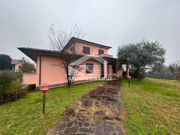 Casa con 5 locali in vendita in Lurano