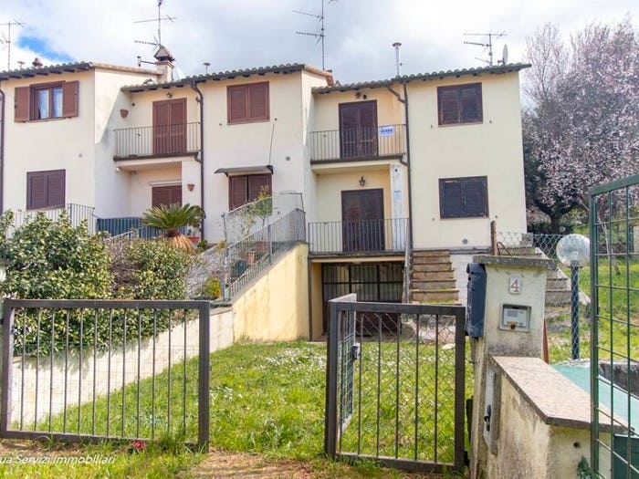 Casa con 6 locali in vendita in Via Poggio Fiorito, Centro, Guardea